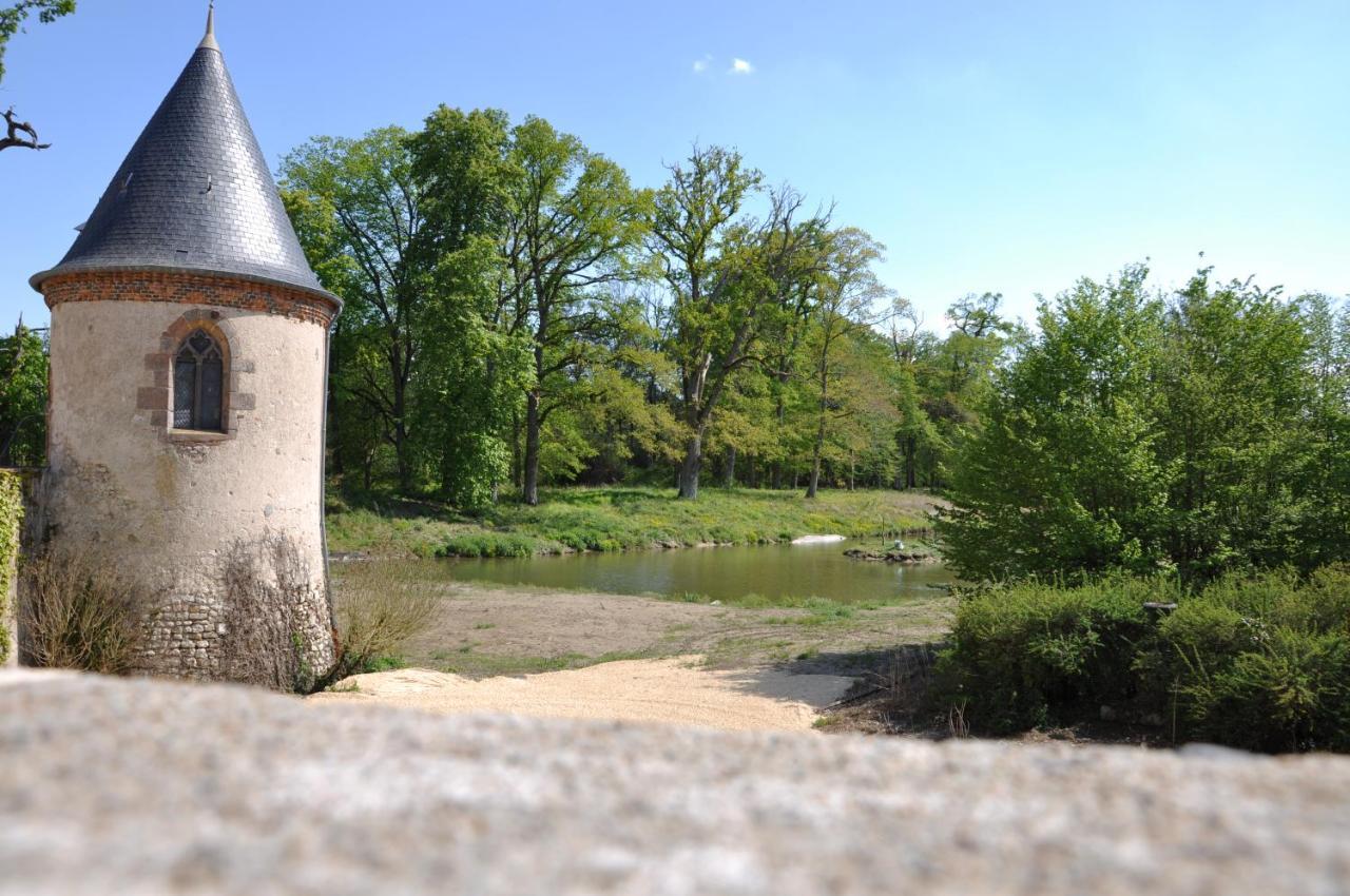 Chateau Origny - Moulins Neuvy  Buitenkant foto